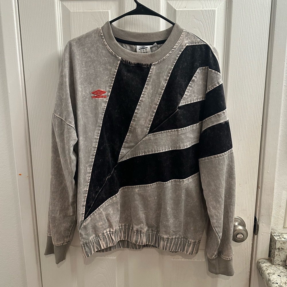 Umbro Men's Sweater in Gray and Black with Red Logo